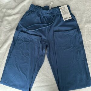 New Lululemon super comfy pant/ stretch high-rise pant/color blue/ size 8